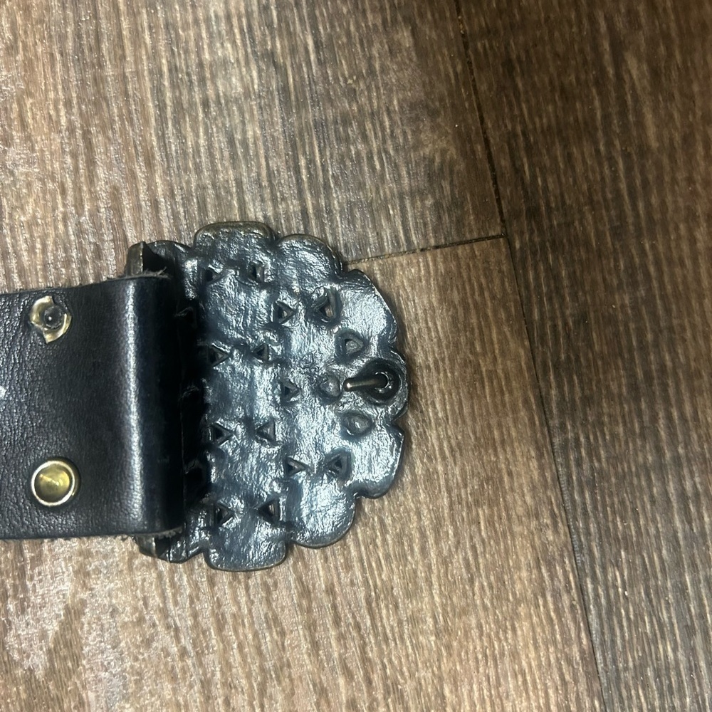 Emanuelle XS vintage gold heavy buckle Black Belt with holes throughout GUC - Picture 4 of 10